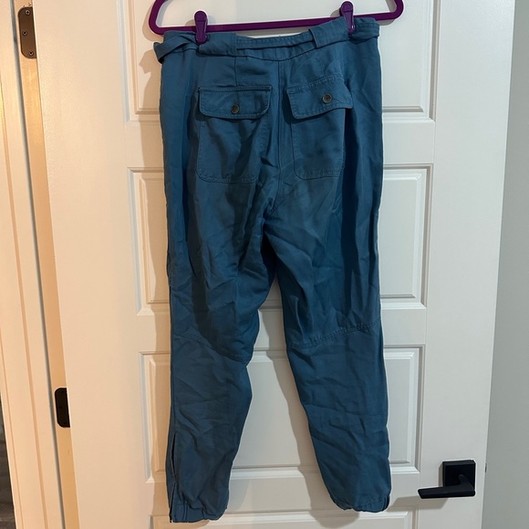 Ann Taylor LOFT Cargo Pant - Picture 2 of 3